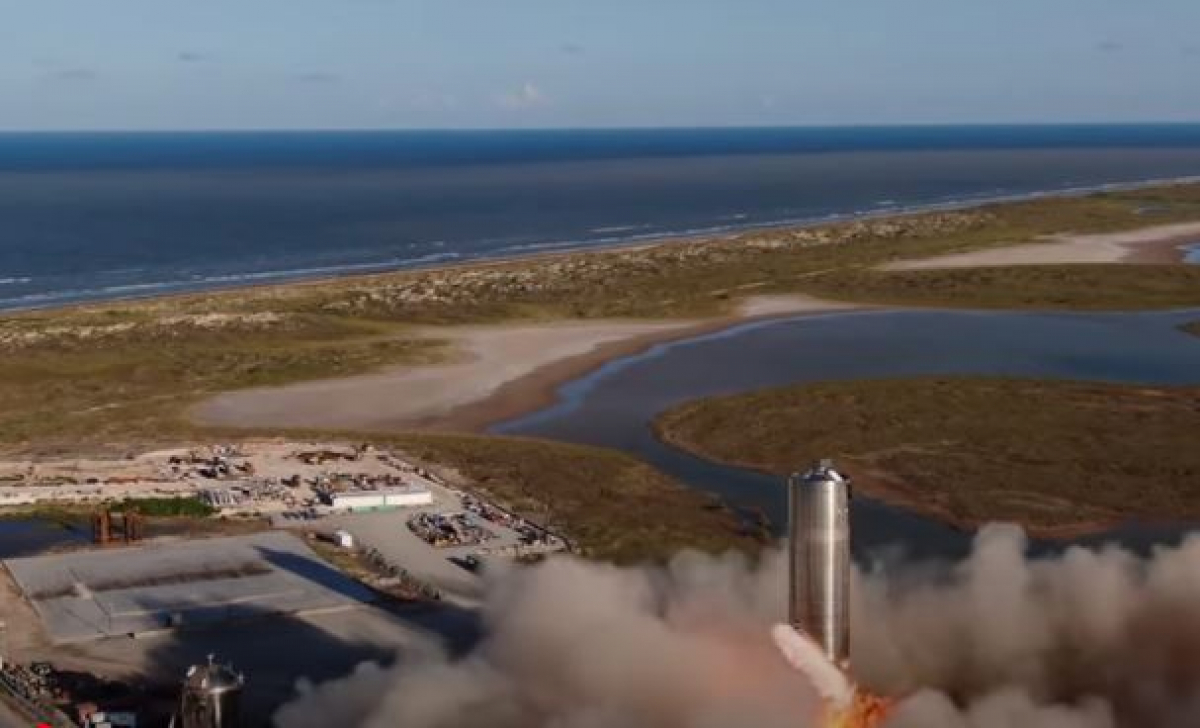 SpaceX Илона Маска показала успешное испытание корабля для полетов на Луну и Марс