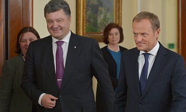 Порошенко призвал ЕС обсудить возможность увеличения макрофинансовой помощи для Украины