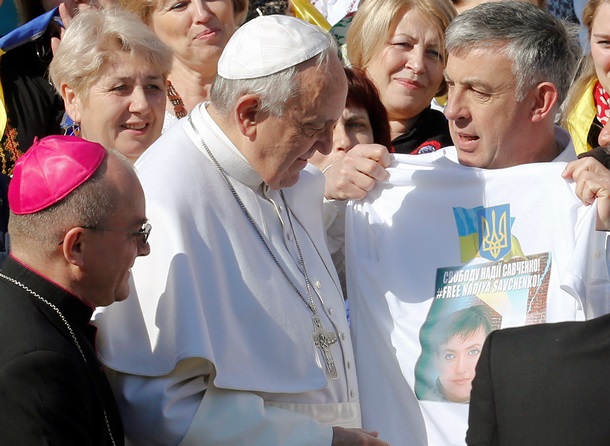 В Ватикане украинцы просили Франциска молиться за Надежду Савченко