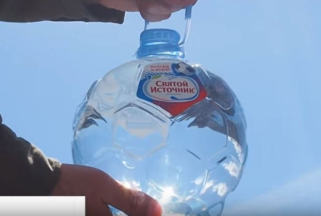 ​Созданные для ЧМ - 2018 бутылки с водой внезапно оказались пожароопасны: супермаркеты РФ изымают товар