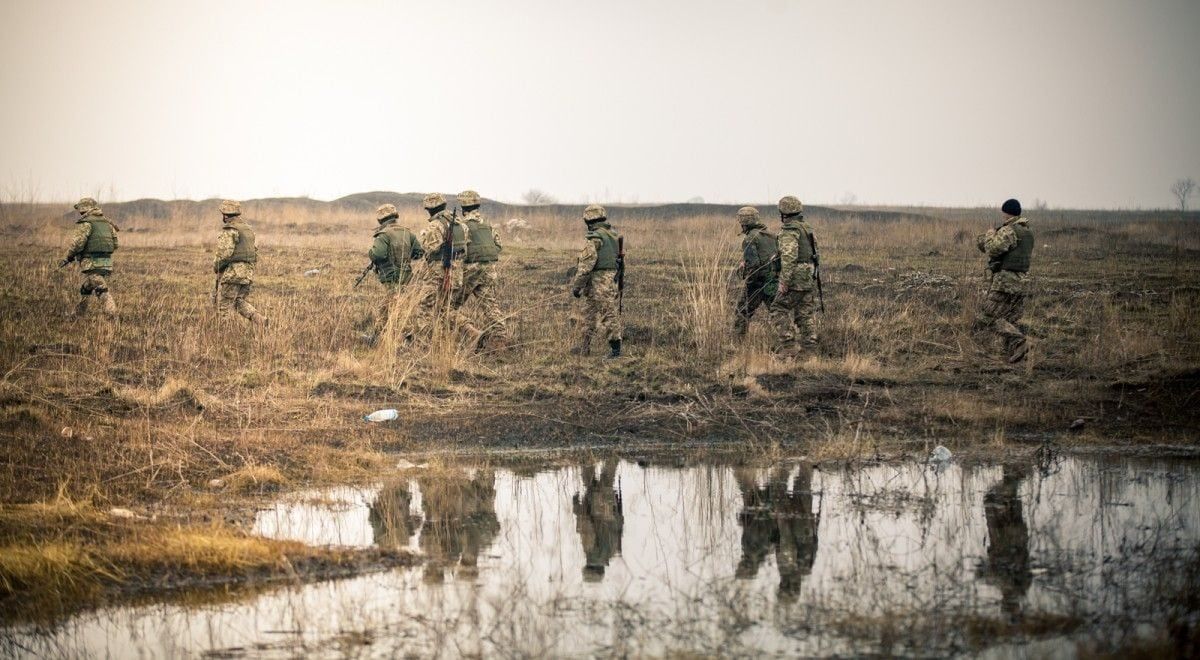 Показано окопи "вагнерівців" під Бахмутом після штурму ЗСУ: усе завалено тілами