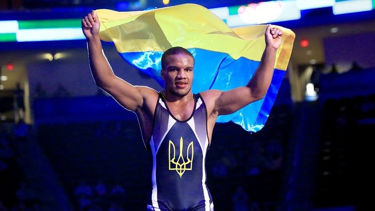 "Simply the best": украинский спортсмен Жан Беленюк признан лучшим борцом мира