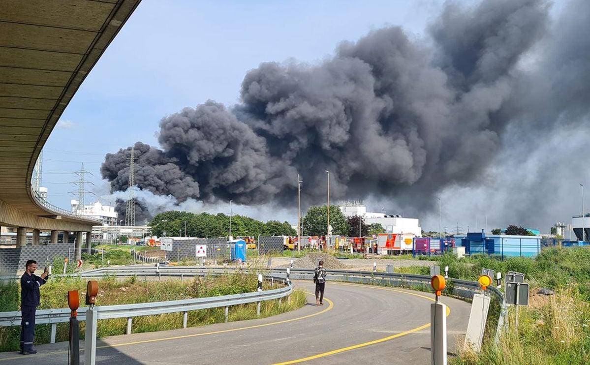 В Германии произошел взрыв на химзаводе – объявлен чрезвычайный режим, пострадало несколько человек