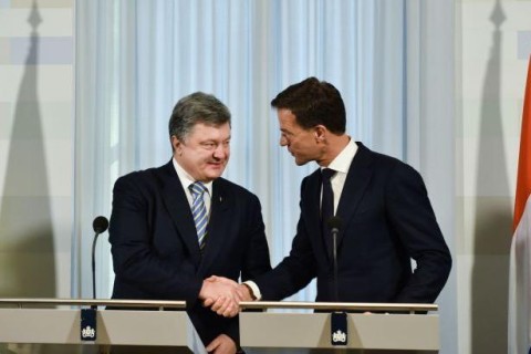 Премьер Нидерландов Марк Рютте настаивает на предоставлении Украине безвизового режима и готов встретиться с президентом