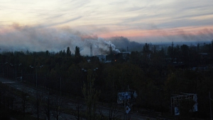 В Енакиево в результате обстрела  разрушены дома, есть погибшие