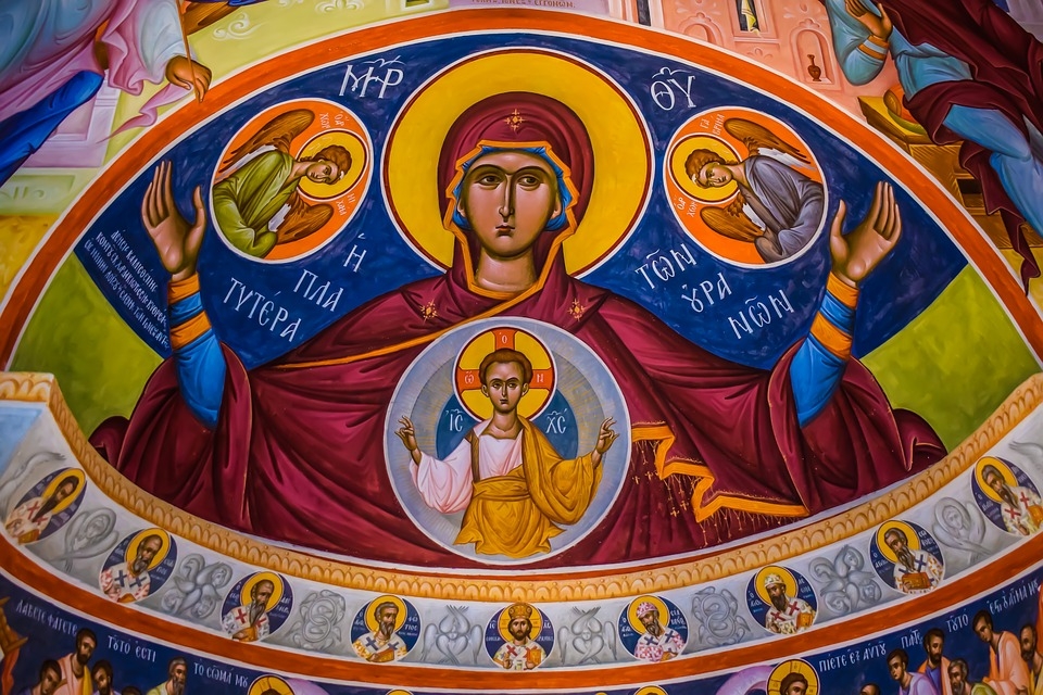 Покров Пресвятой Богородицы 14 октября: значение красных хризантем на праздник