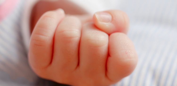 Жуткое ЧП в Волновахе: 2-летний Егор замерз на пороге собственного дома, не докричавшись до мамы и старшего брата