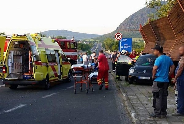 Чешские девушки попали в смертельное ДТП во время прямой трансляции своего отдыха в социальные сети – кадры