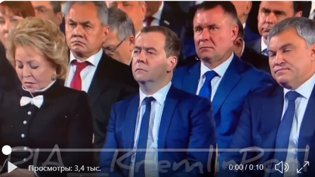 "Больно смотреть на него", - эмоции Медведева за 2 часа до отставки попали на видео