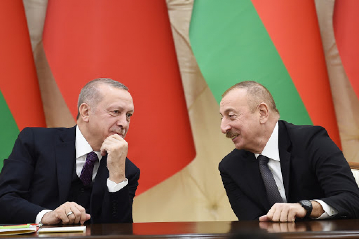 Путинский режим загнан в угол Турцией и Азербайджаном, и он не знает, что делать, как делать и с кем это делать.