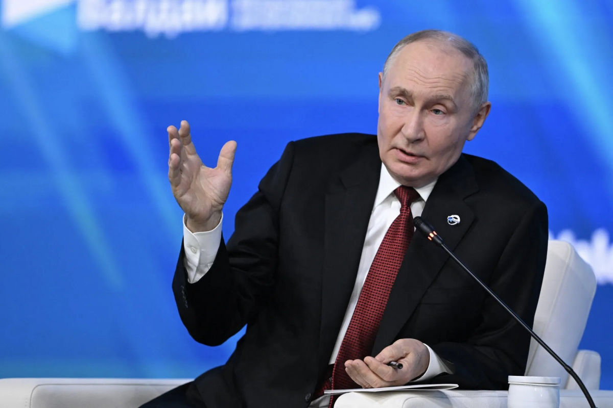 Путин оправдал переговоры с Украиной заявлением, что украинцы и русские якобы "один народ"