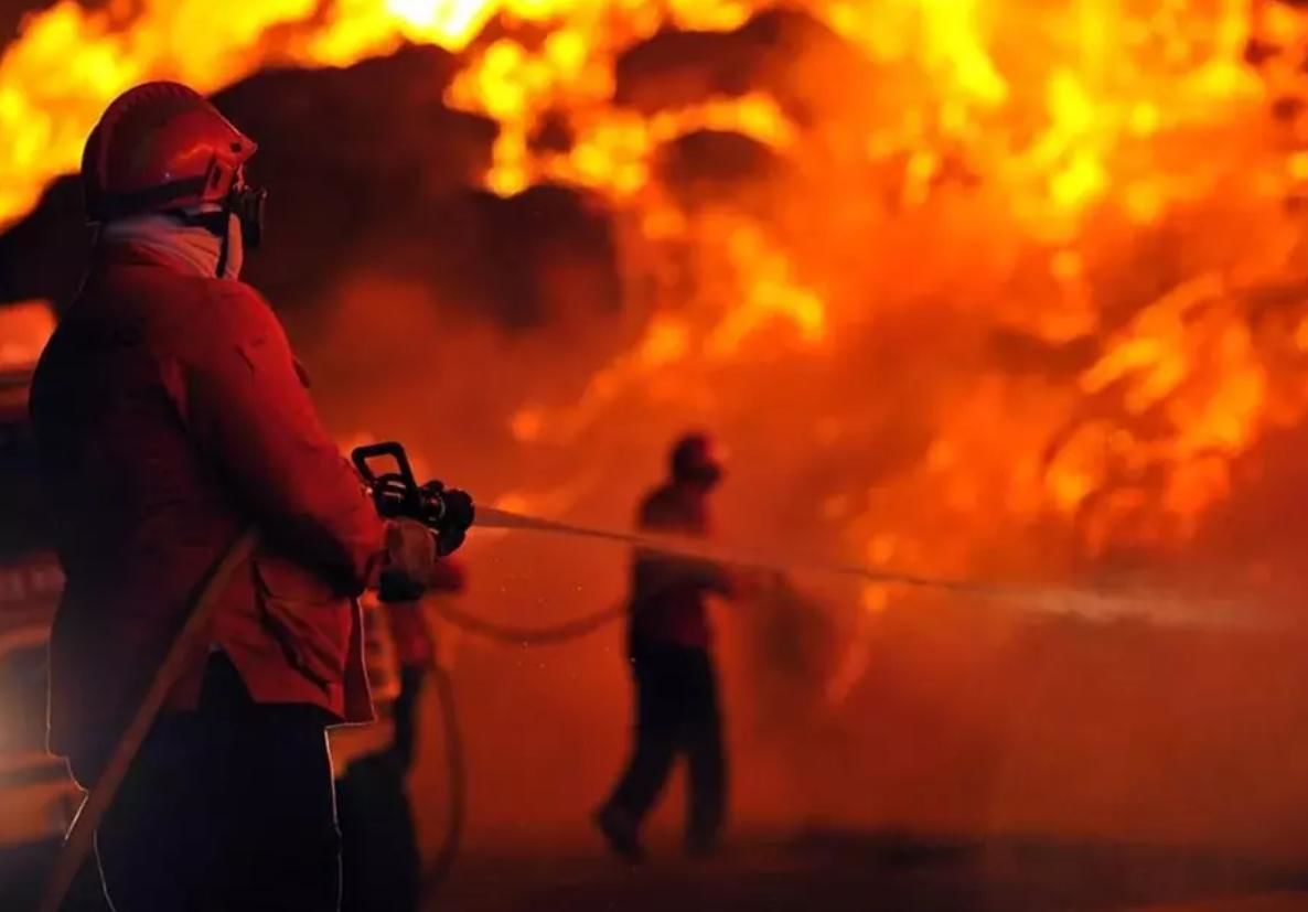 Карма за Украину: в РФ горит целый город, степной пожар не могут остановить
