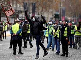 "Это Украина виновата", - в Москве неадекватно отреагировали на упреки в организации беспорядков в Париже