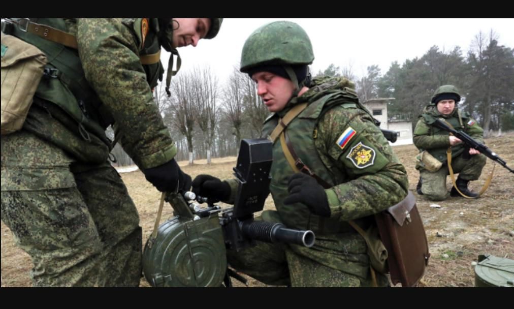 Российские войска вблизи Новгородского сбрасывают с БПЛА детские игрушки, начиненные взрывчаткой: появилось видео