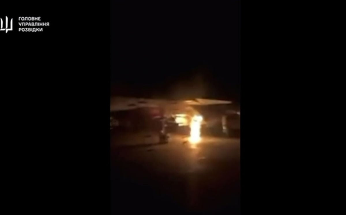 Агент ГУР проник в ангар под Липецком и сжег Су-27 и Су-30 – видео успешной диверсии