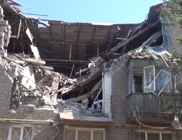 Последствия обстрела Макеевки: разрушенная улица Советская и разбитая больница