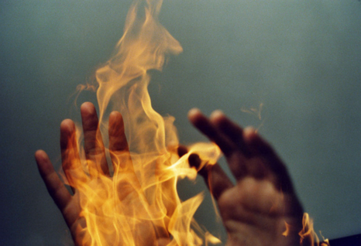 Очередной акт самосожжения в Подмосковье: мужчина поджог сам себя на автобусной остановке