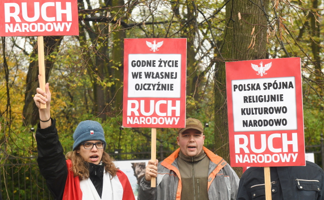 Поляки вышли на протест против украинцев в стране: в Варшаве правые активисты считают, что Польша не должна пускать иммигрантов и "гастарбайтеров"