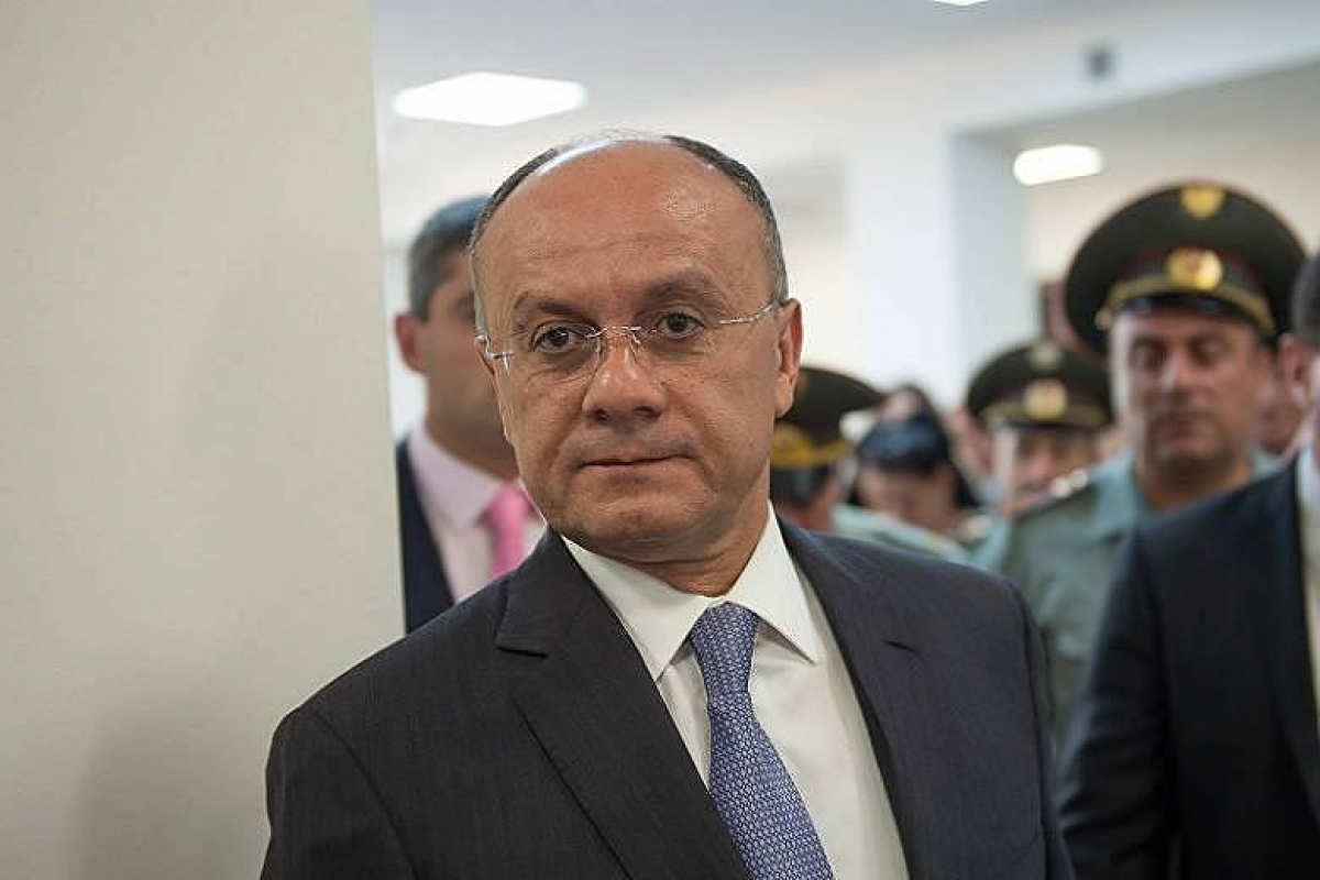 ​СМИ: экс-министр обороны Армении генерал Оганян ранен в боях под Шушей