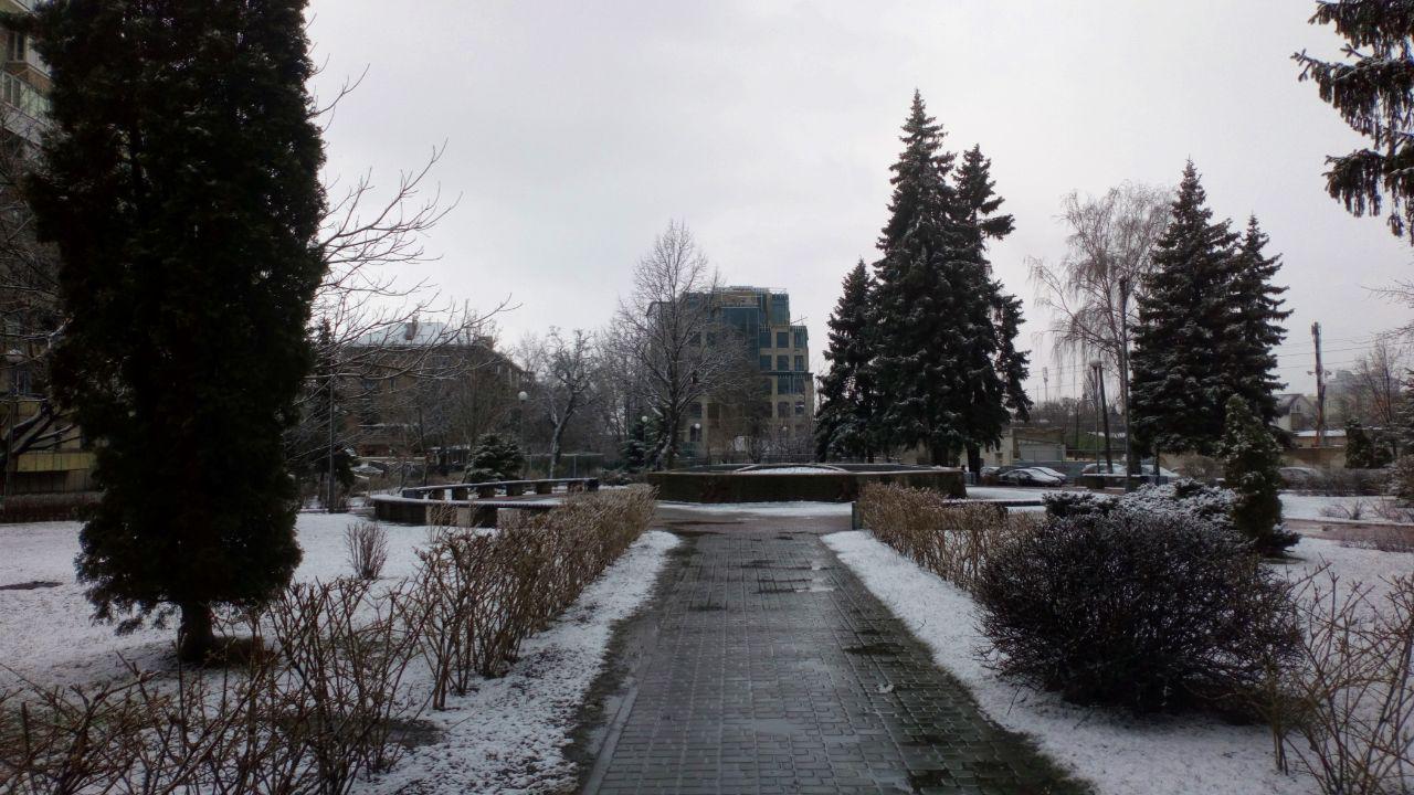 Снег заметает Украину – люди не могут прийти в себя: кадры