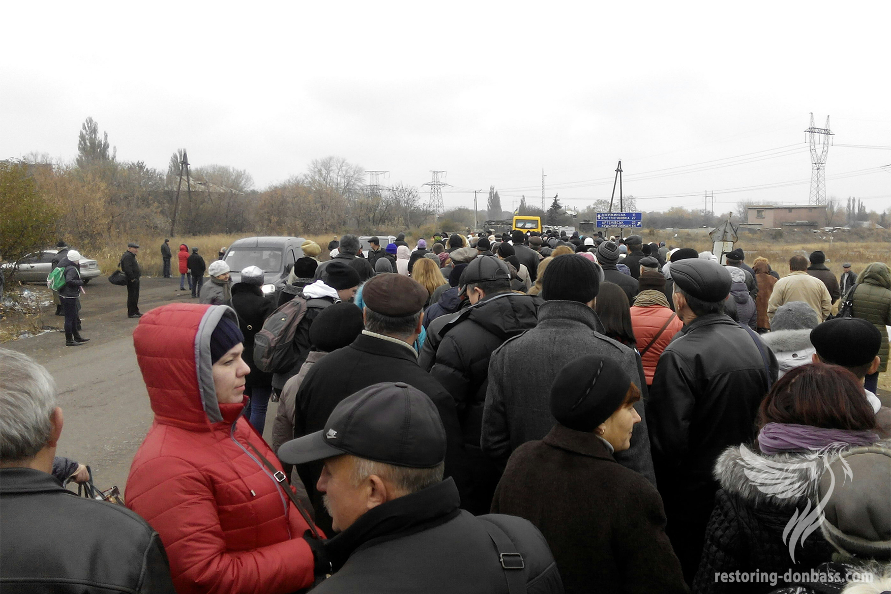 Экстренная эвакуация людей с КПВВ "Майорск": террористы "ДНР" обстреляли очередь мирных граждан, есть убитый и раненый