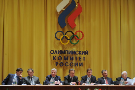 Очередь дошла и до российских спортсменов: Олимпийский комитет потерял миллионы на счетах и не выплачивает зарплаты 