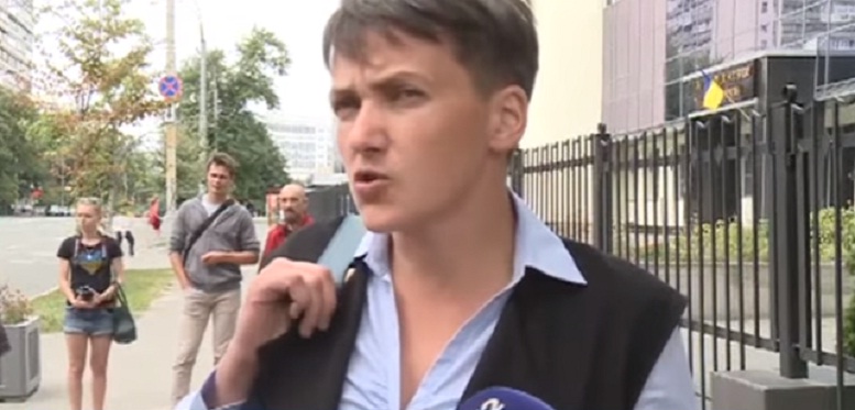 Похудевшая на забастовках Савченко громко поскандалила в Госслужбе спецсвязи и "наехала" на Порошенко