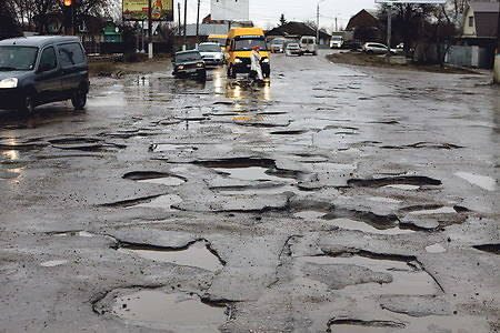 В Украине ради экономии средств дороги будут заливать бетоном