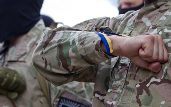 "Не надо пинать Украину ногами, мы даже русских с поля боя тащим, раненых, которых свои же бросили умирать", - блогер