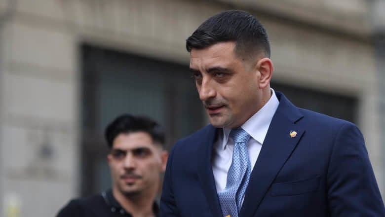 Головний претендент на посаду президента Румунії розповів про підтримку України: "Невигідно"