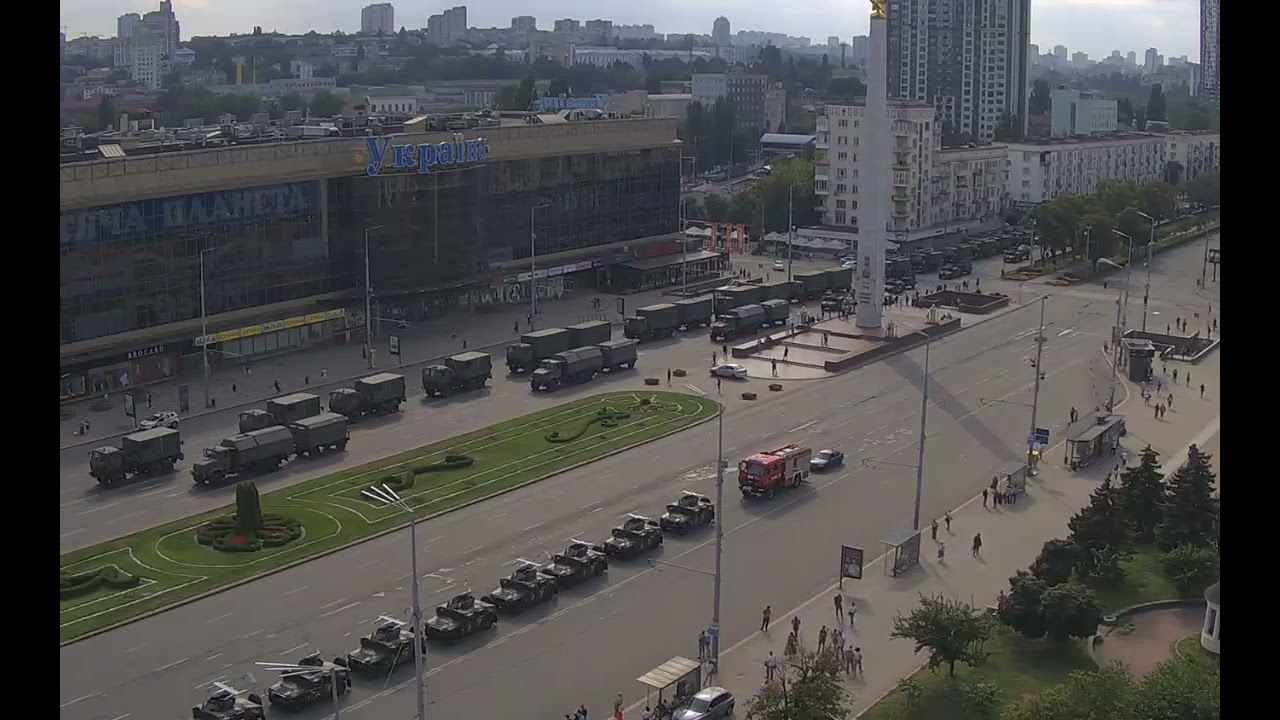 На репетициях парада в Киеве водители совершают грубые наезды на людей