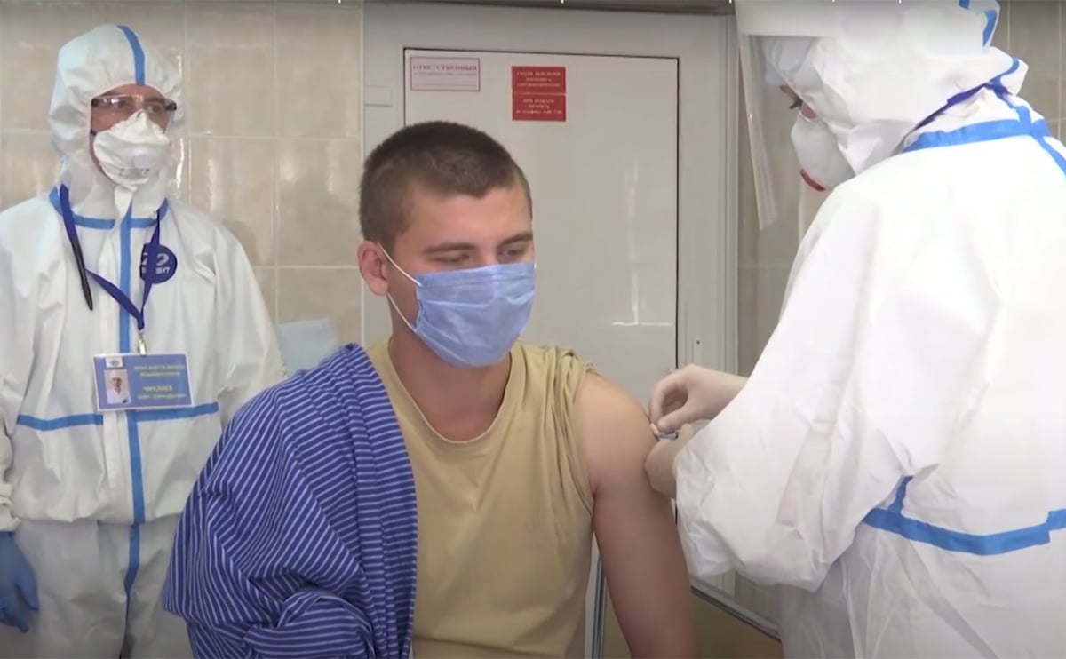 Вакцинация от коронавируса: опрос показал, сколько украинцев не готовы вакцинироваться даже бесплатно
