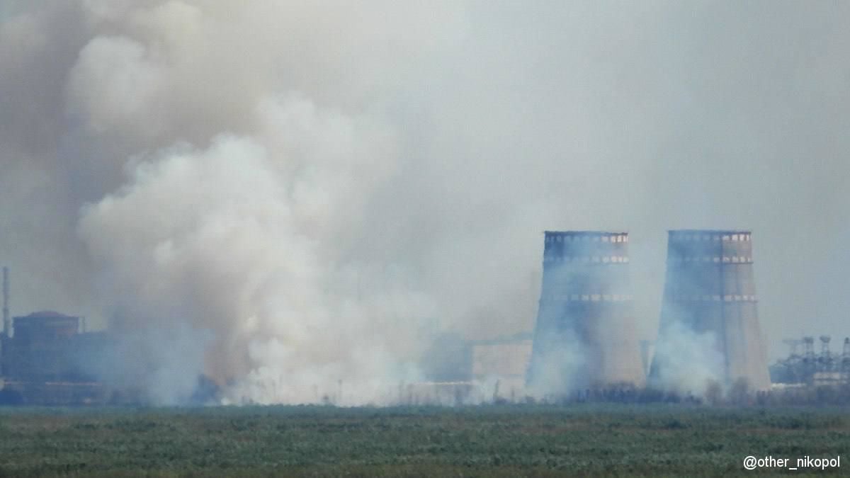 На ЗАЭС после "выходов артиллерии" возник пожар: "Ситуация может стать критической"