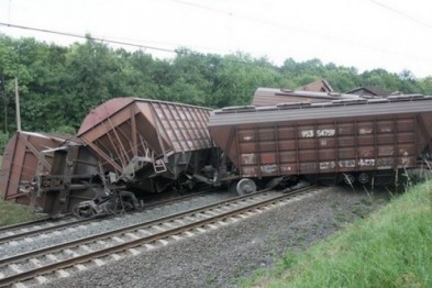 ​В Кривом Роге 5 вагонов грузового поезда сошли с рельсов
