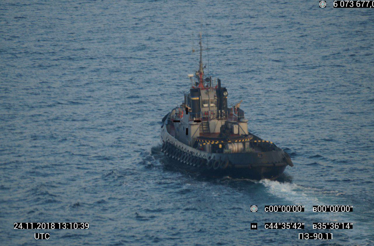 Атака не остановила флот Украины: корабли ВМС продолжают переход в Мариуполь, оккупант на грани