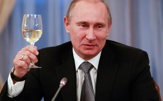 ​"Нищеброды!" - россияне в соцсетях смеются над "сенсацией" о том, что состояние ближайшего окружения Путина оценили в $24 млрд
