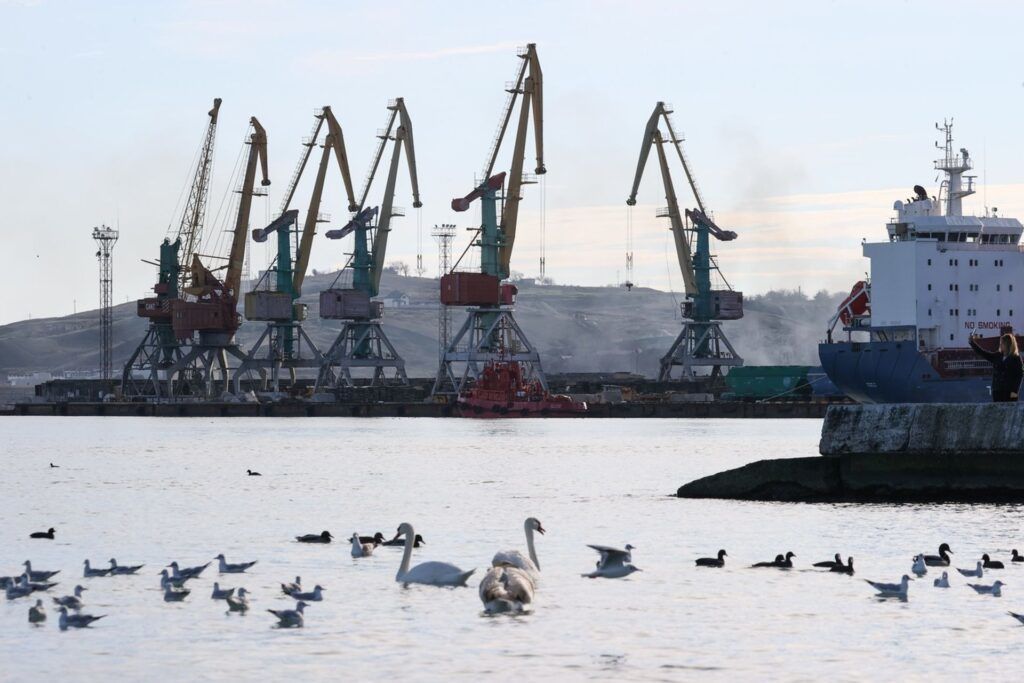 Российские оккупанты готовят новую волну грабежа на южных территориях Украины – ЦНС