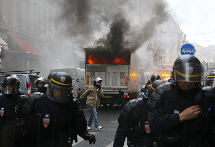 В ходе протестов во Франции задержаны более 30 человек