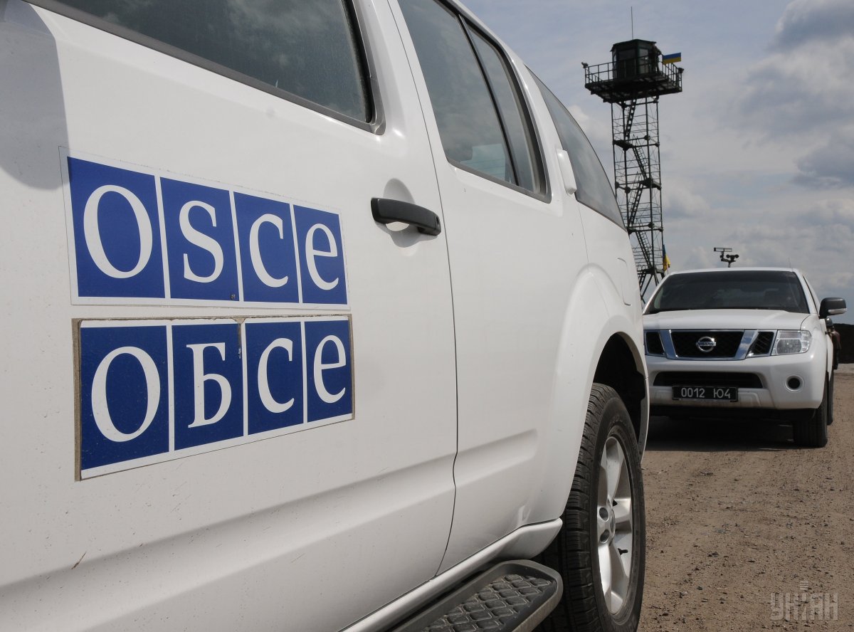 На оккупированной Луганщине совершено нападение на два патруля ОБСЕ: пророссийские боевики скрывая свои лица, забросали наблюдателей гранатами