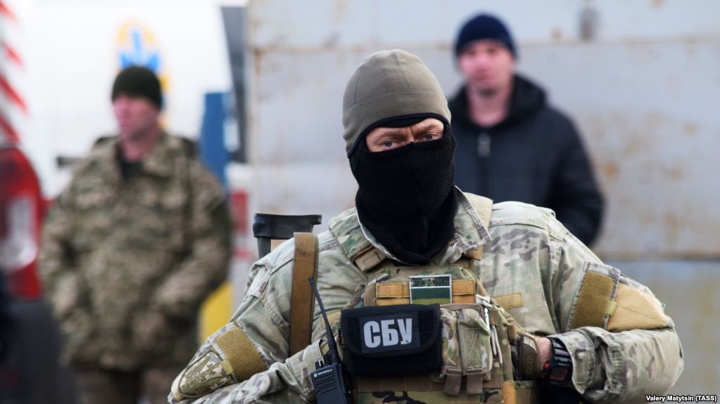 ​СБУ рассказала о приказе Путина военным РФ получить на Донбассе документы псевдореспублик - кадры