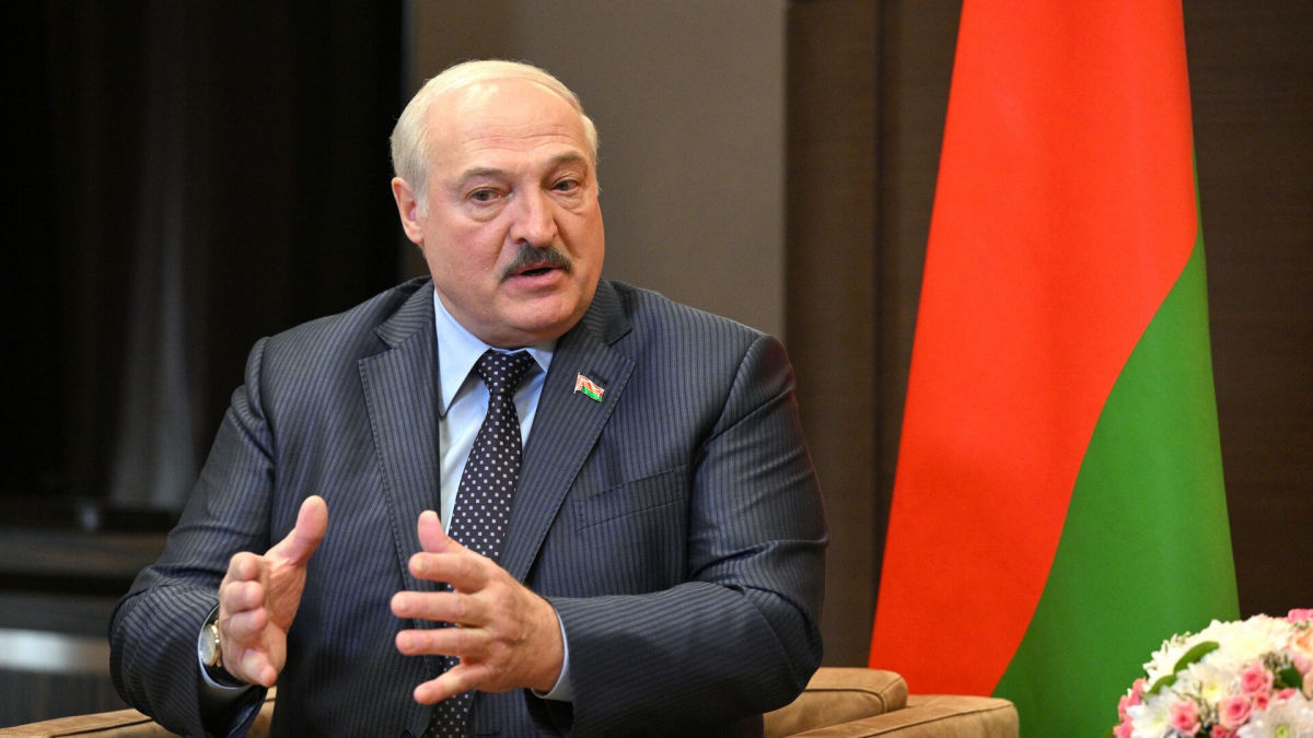 Лукашенко озвучил позицию Беларуси по статусу Крыма, "ДНР" и "ЛНР"