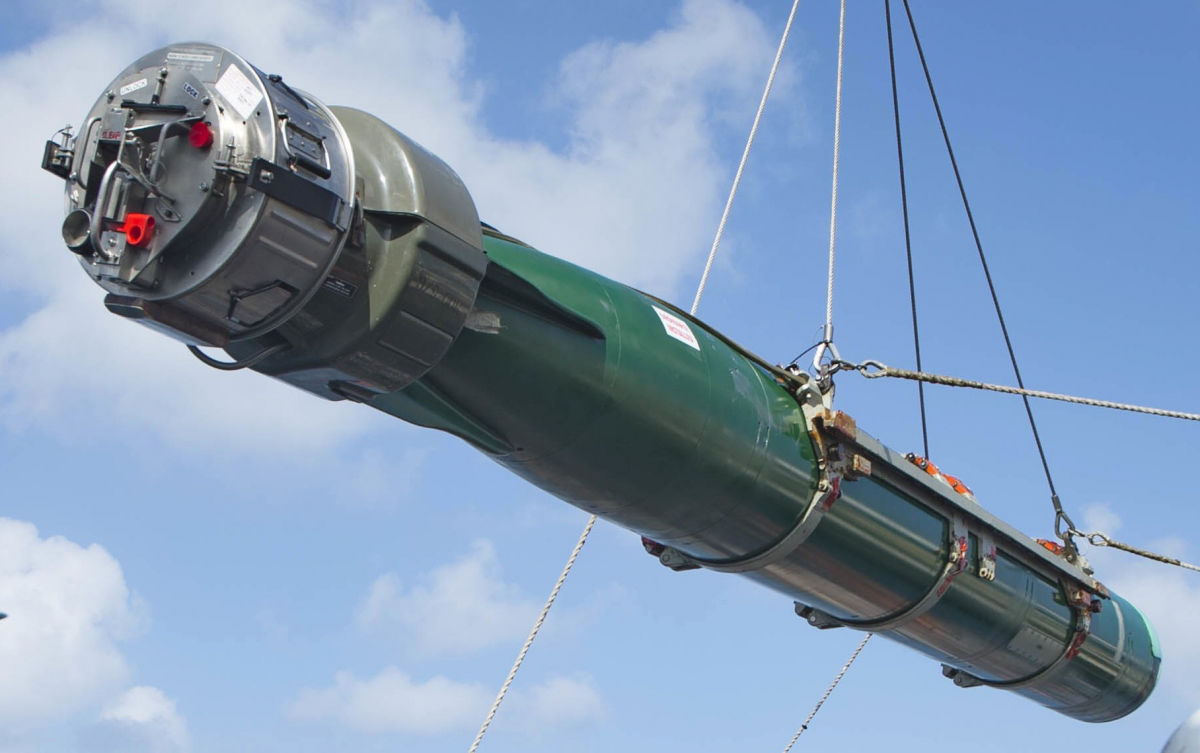 США применили против Ирана мощное смертоносное оружие, раскалывающее корабли пополам 