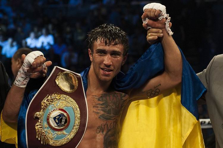 Опубликовано видео триумфальной и яркой победы боксера Ломаченко: украинец уничтожил соперника 