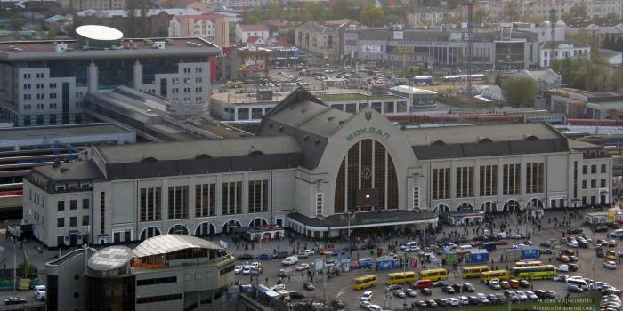 С жд/вокзала в Киеве экстренно вывели всех пассажиров и персонал