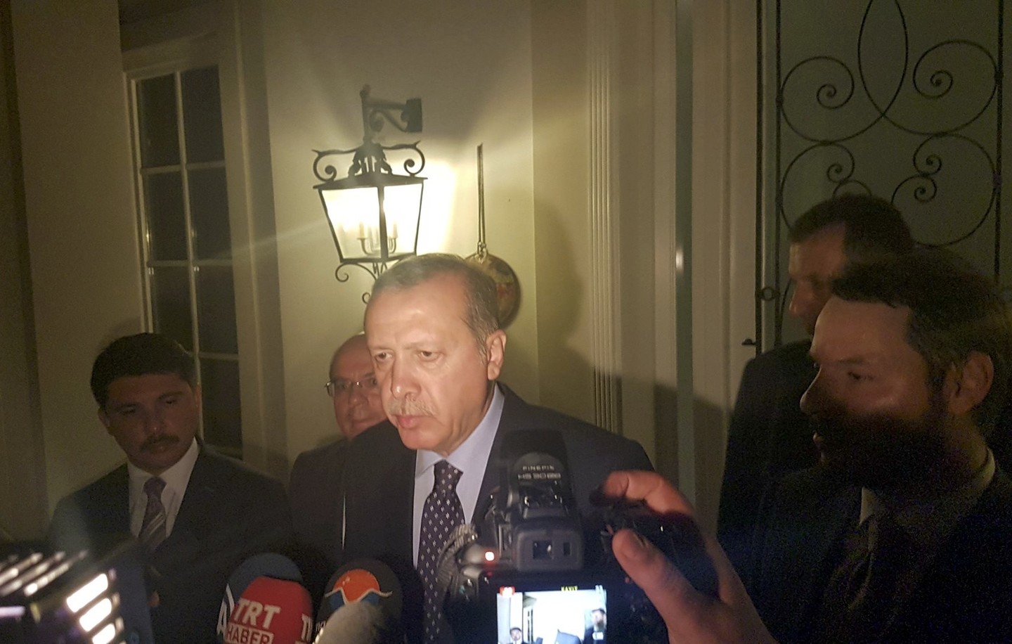 Эрдоган попросил в Германии политического убежища