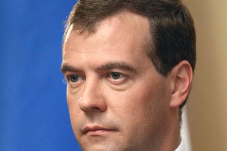 Медведев пригрозил отключать "отдельные части Украины" от электроэнергии из-за возможных отключений Крыма