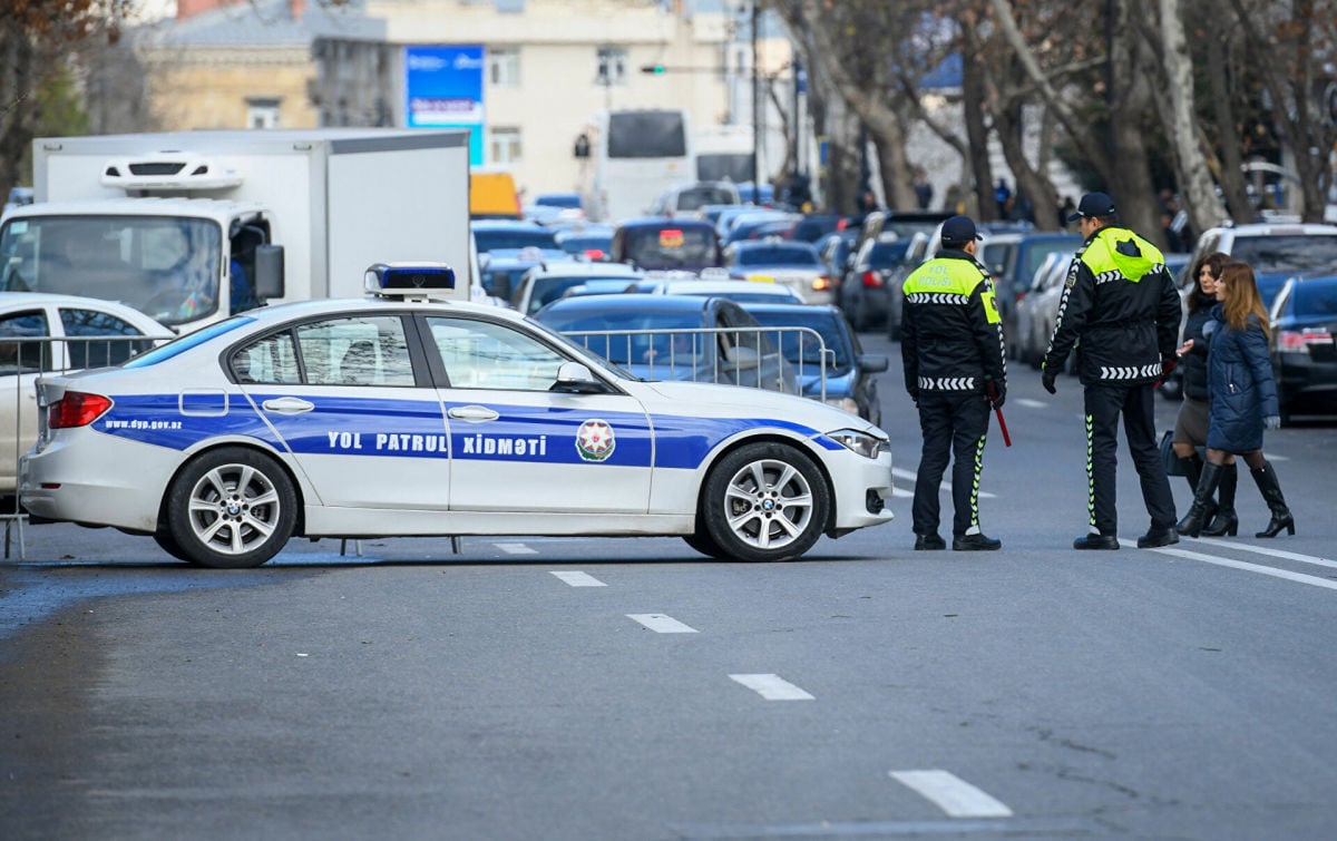 В Баку пьяный сотрудник посольства РФ сбил пешехода