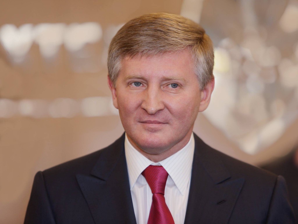 Вместо подарка на день рождения Ахметова Кабмин забирает спецсвязь