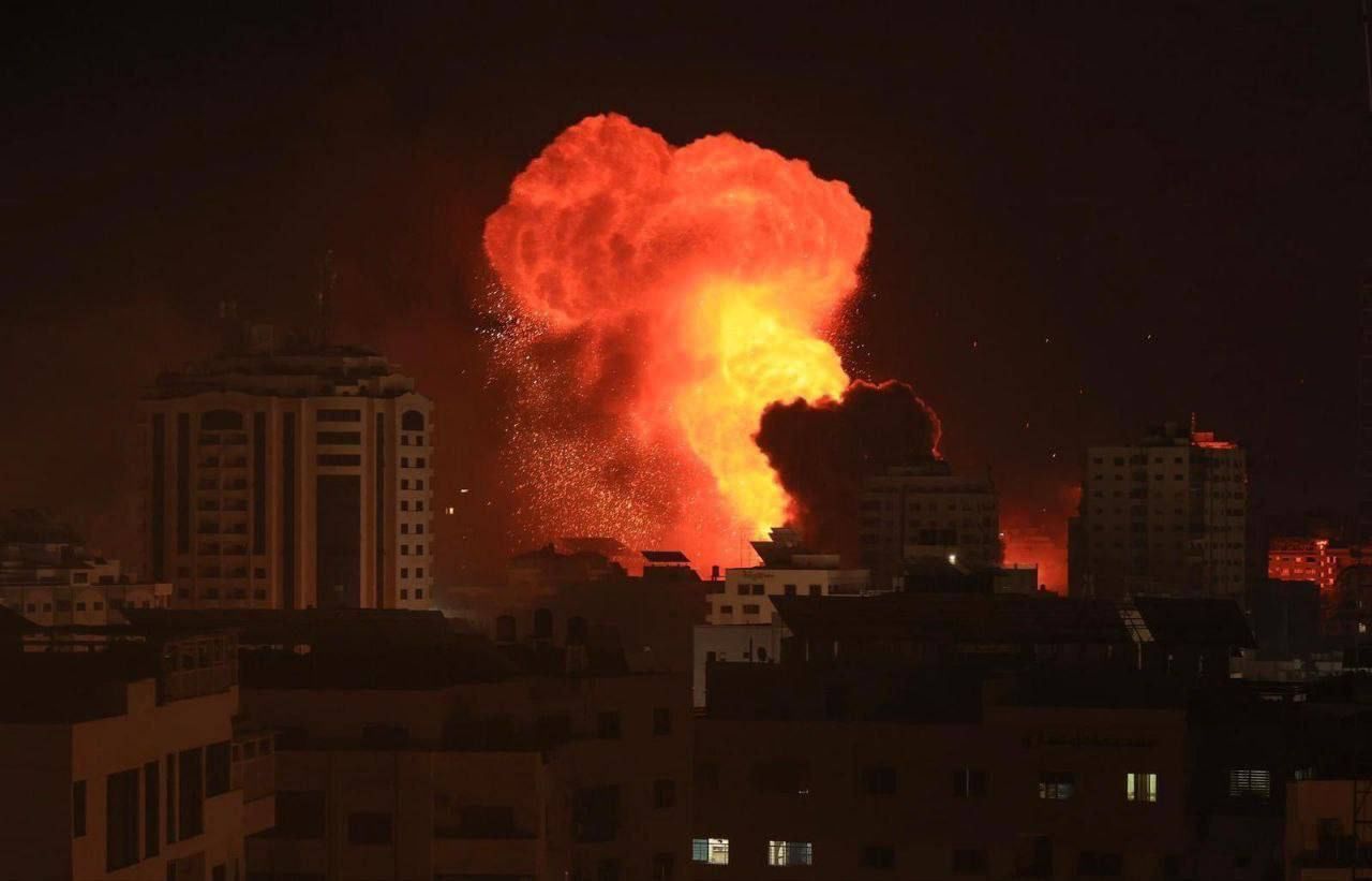 ​Израиль атаковал новые цели боевиков ХАМАС в секторе Газа, включая и дом террориста Дейфа