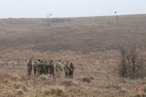 Шокирующая гибель полицейского около Хмельницкого полигона: разорванное взрывом тело погибшего разлетелось по обочине дороги